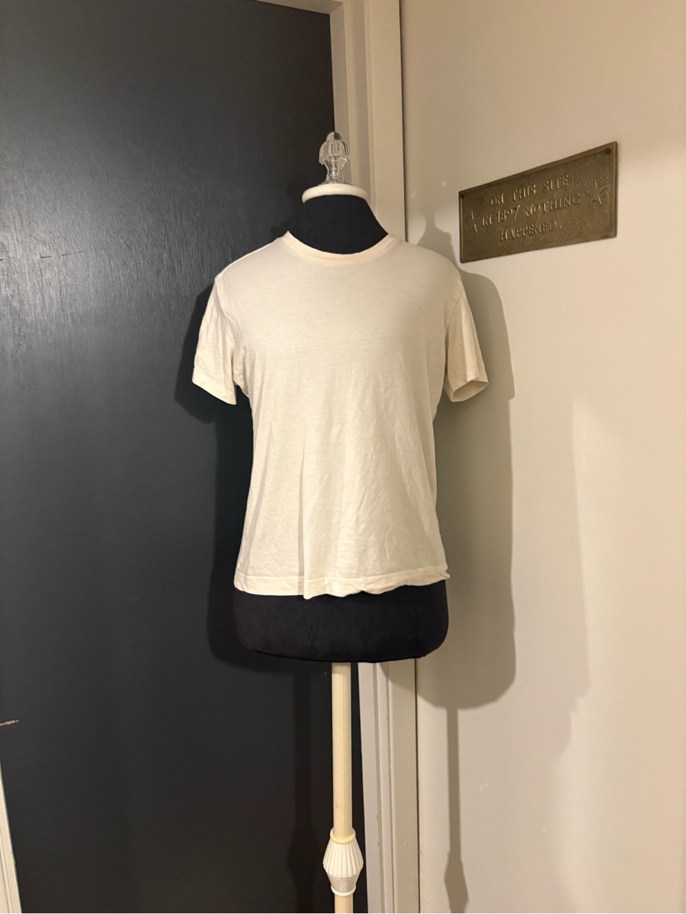 H&M Short Sleeve 100% Cotton Crew Neck Tee in Off-White Cream 💜